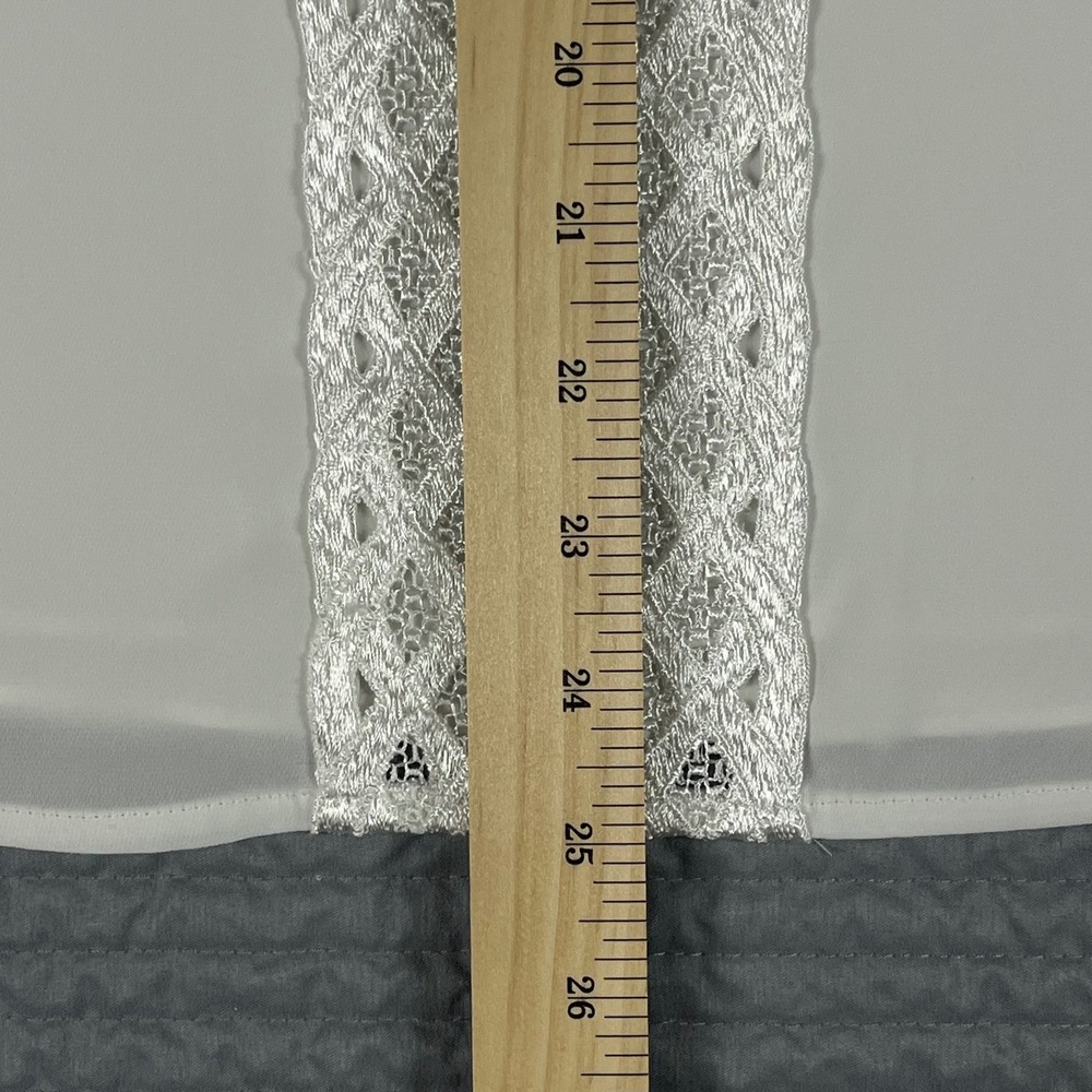 White House Black Market White Lace Front Long Sleeve Blouse Size 6 Top - Picture 7 of 10